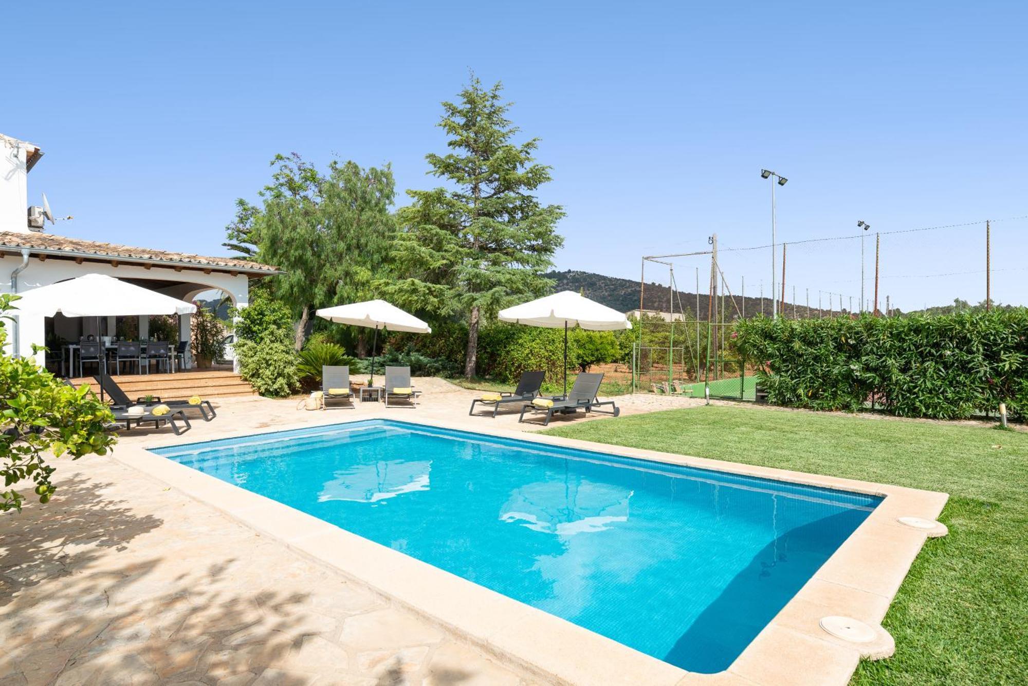 Camproig Holiday Home Alaró Eksteriør billede