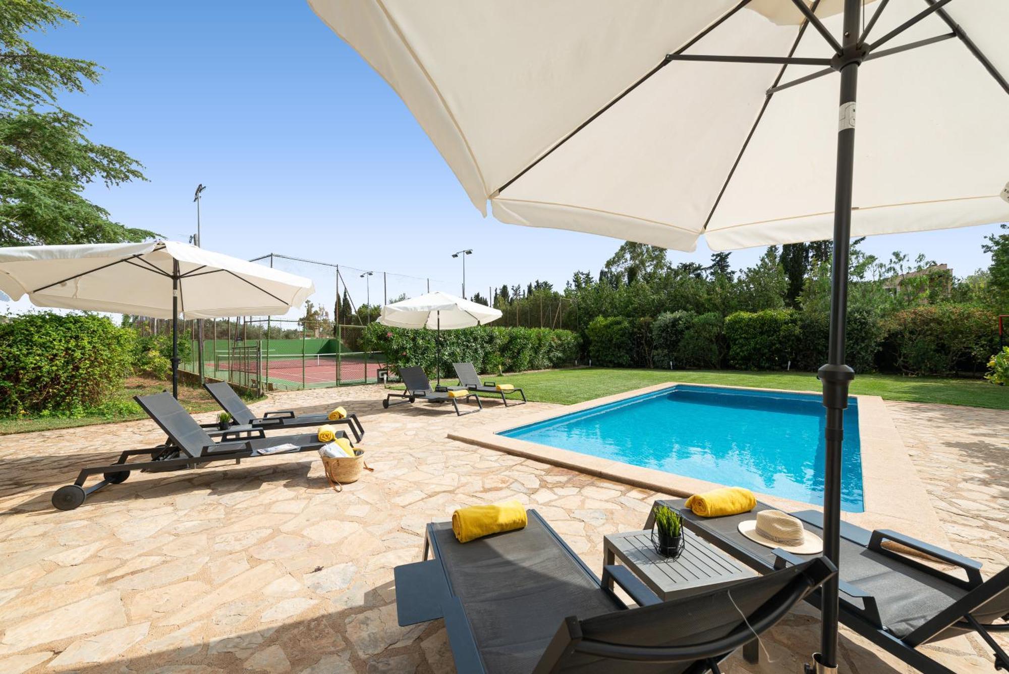 Camproig Holiday Home Alaró Eksteriør billede
