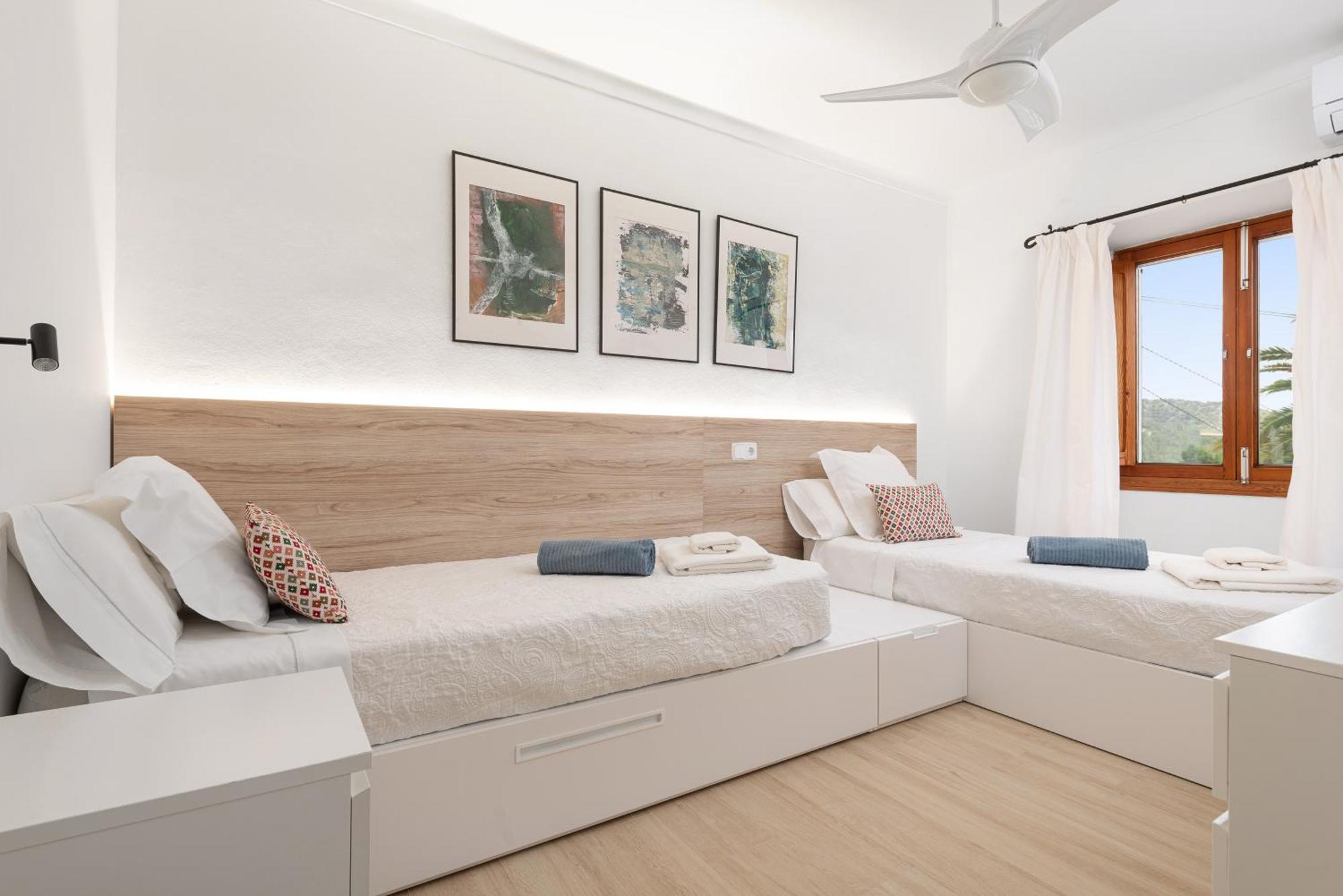 Camproig Holiday Home Alaró Eksteriør billede