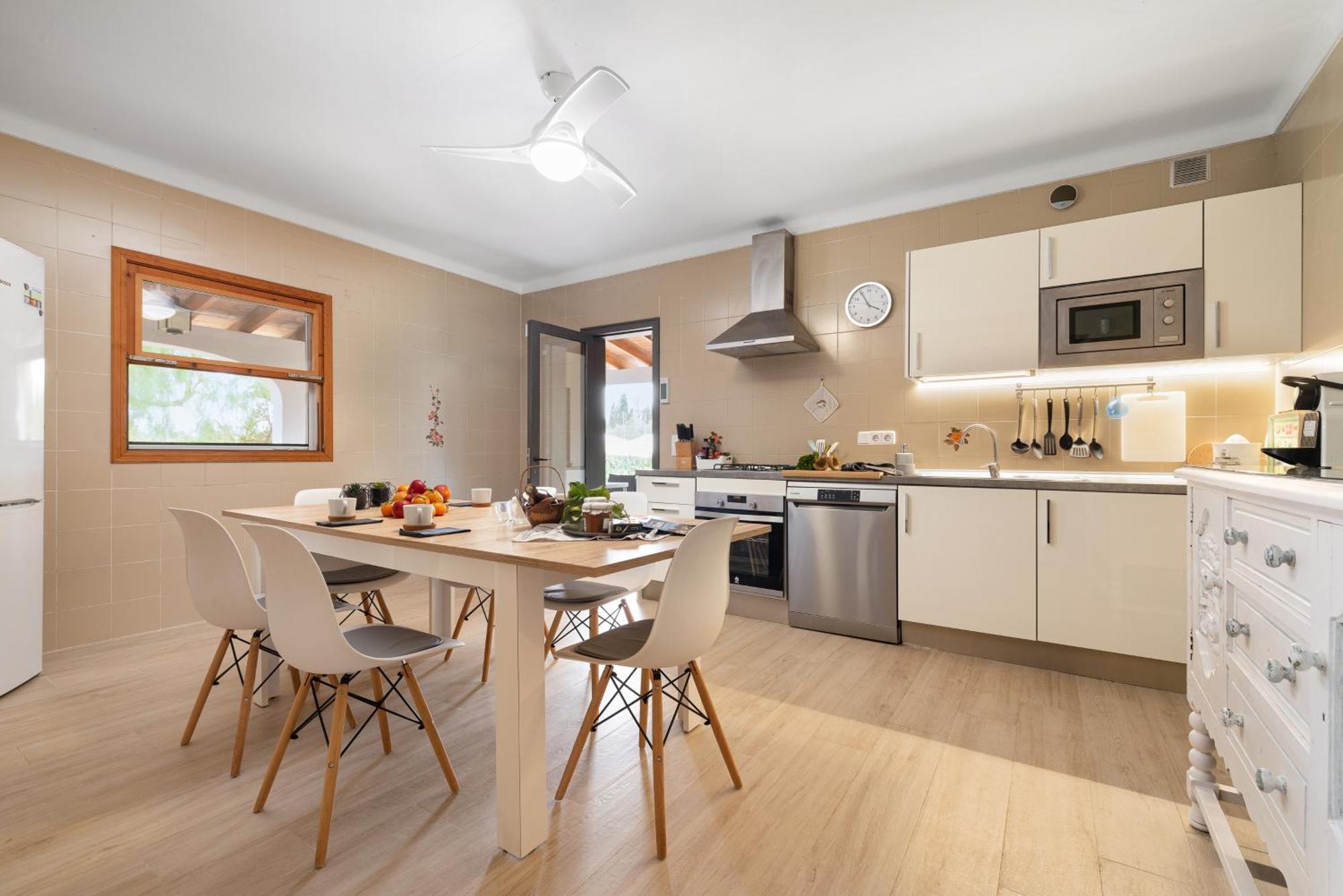 Camproig Holiday Home Alaró Eksteriør billede